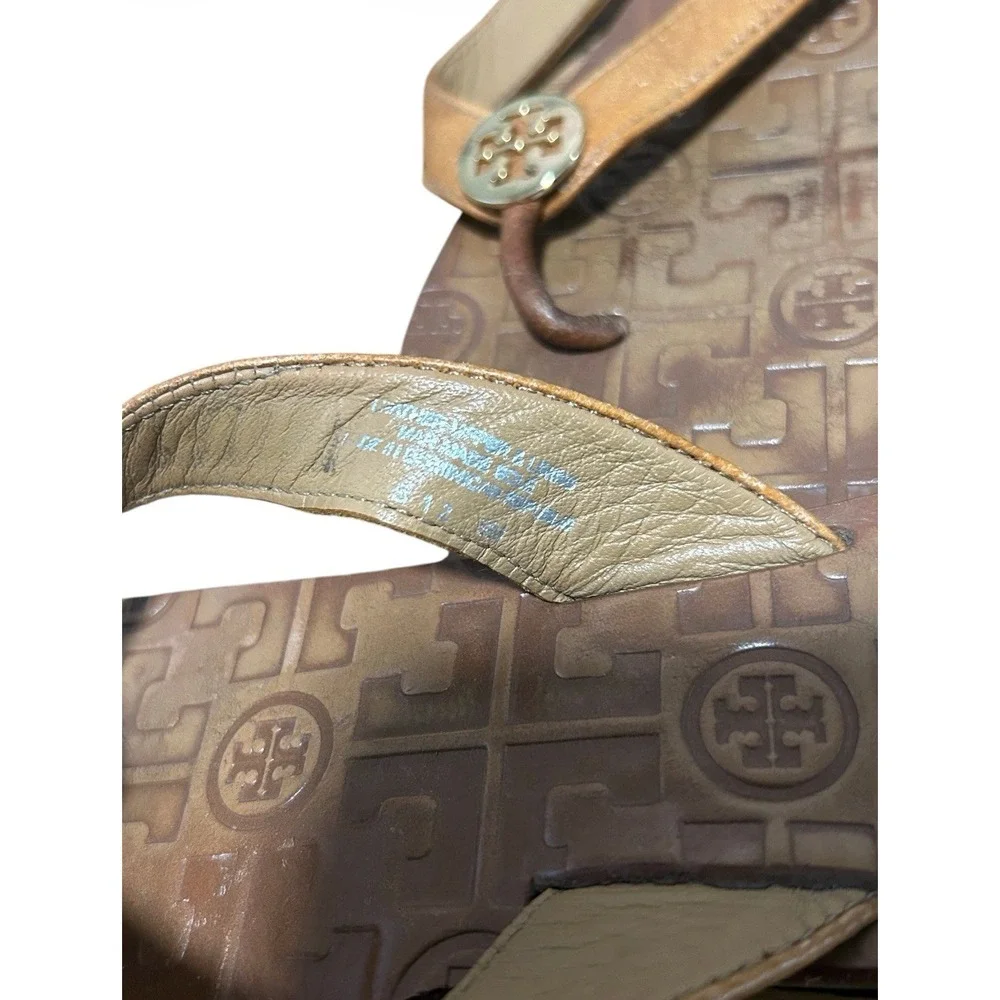 Tory Burch Thora Leather Logo Flip Flop Sandals Brown Gold Medallion Size 9